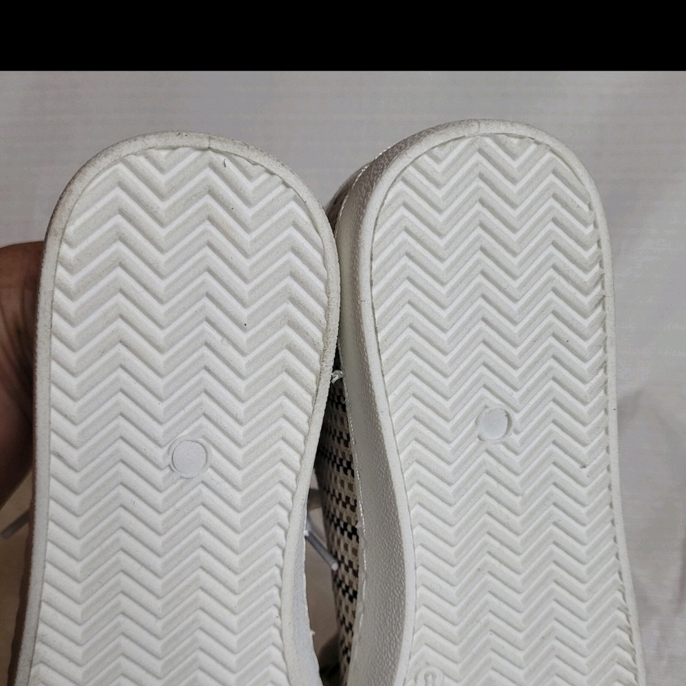 Vintage Havana Beige and White Sneakers - Picture 13 of 14